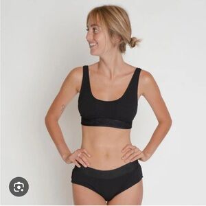 Seea Naya Ribbed Bikini Top, Size Medium, in Onyx